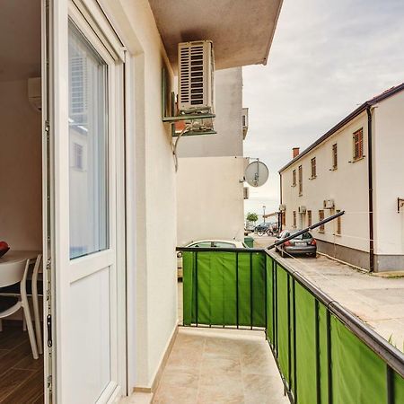 Apartman Morena Новиград Екстериор снимка