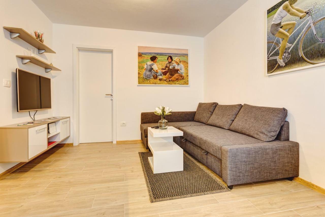 Apartman Morena Новиград Екстериор снимка